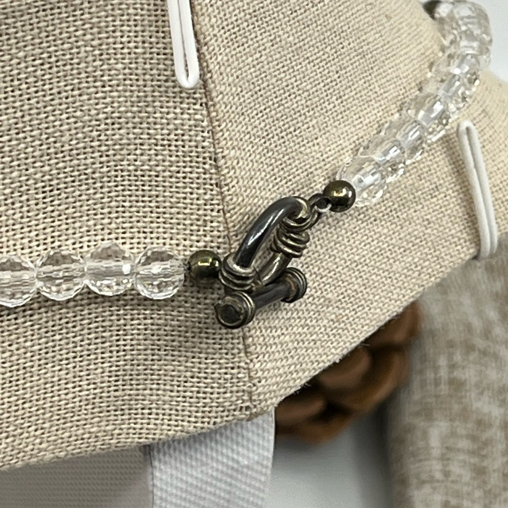 Vintage Necklace with Leaf Pendant - Picture 8 of 15